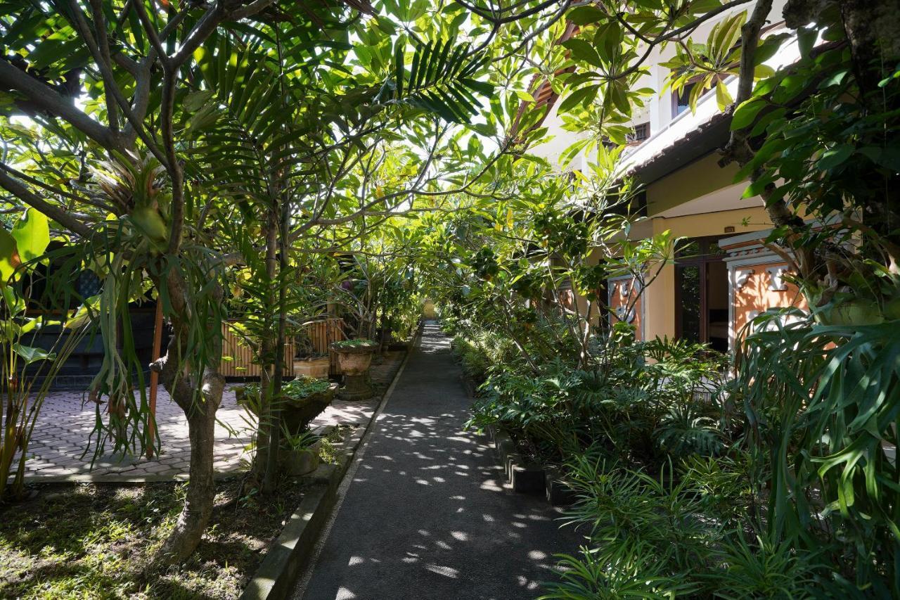 Hotel Oyo 2122 Puri Sanur Esterno foto